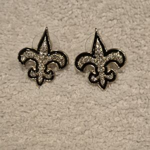 Fleur-de-Lis Black and Silver Earrings